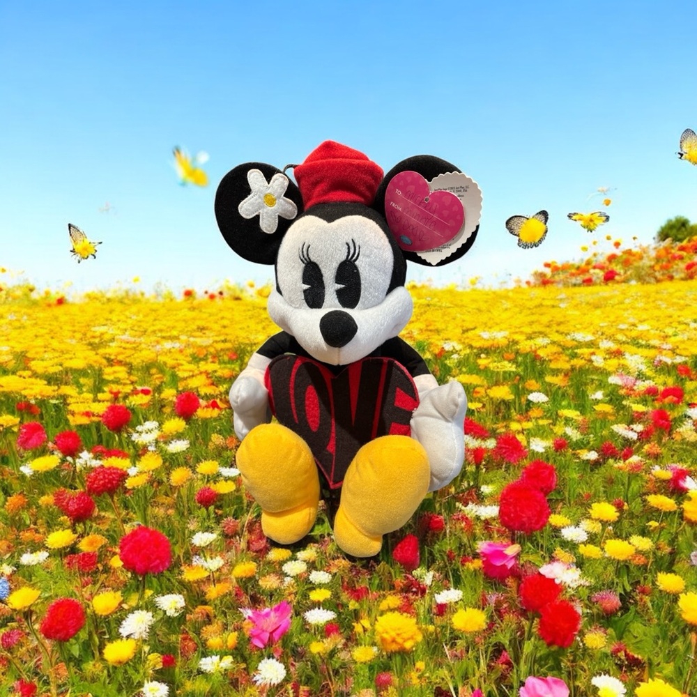 Disney Minnie Mouse Stuffed Animal Red/Black/Yellow/White. Adorable & NWT! ❤️🖤💛